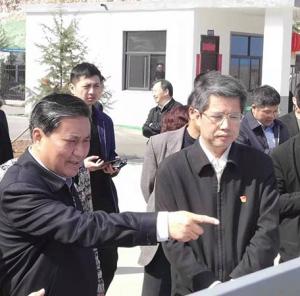 熱烈歡迎河南省副省長(zhǎng)武國(guó)定、汝陽(yáng)縣縣委書(shū)記潘峰到我廠指導(dǎo)工作